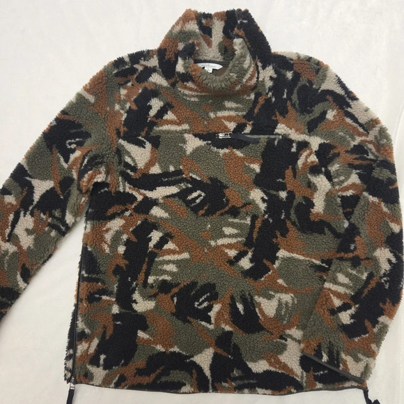 L.L. Bean camo turtleneck pullover fleece - Picture 2 of 8